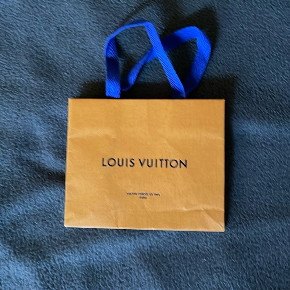 Louis. Vuitton cologne bag